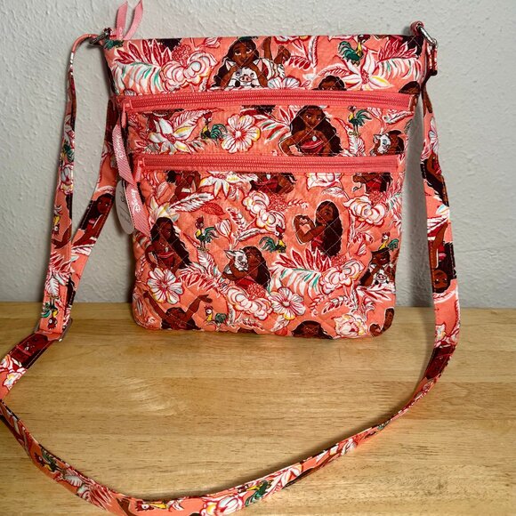 Vera Bradley Triple Zip Hipster in Moana Adventure NWT - Picture 1 of 10
